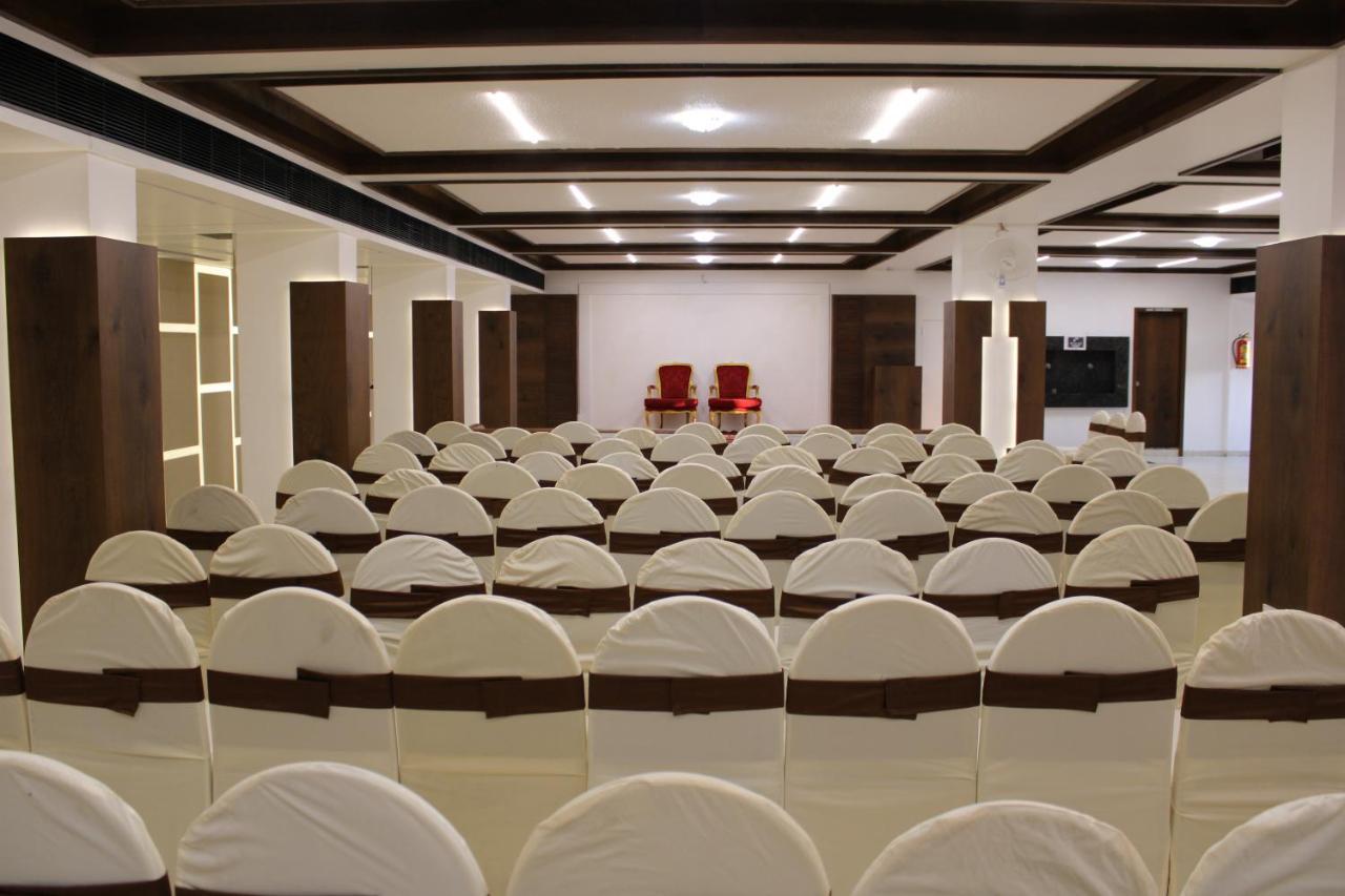 Hotel The Grand Piano - Best Business Hotel In Patan Exterior photo