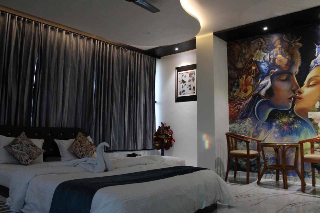 Hotel The Grand Piano - Best Business Hotel In Patan Exterior photo