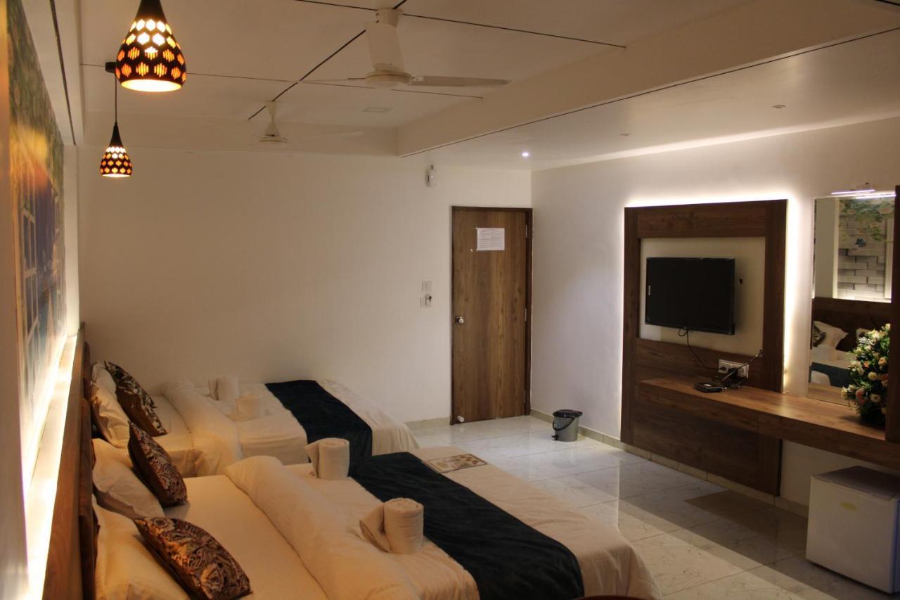 Hotel The Grand Piano - Best Business Hotel In Patan Exterior photo