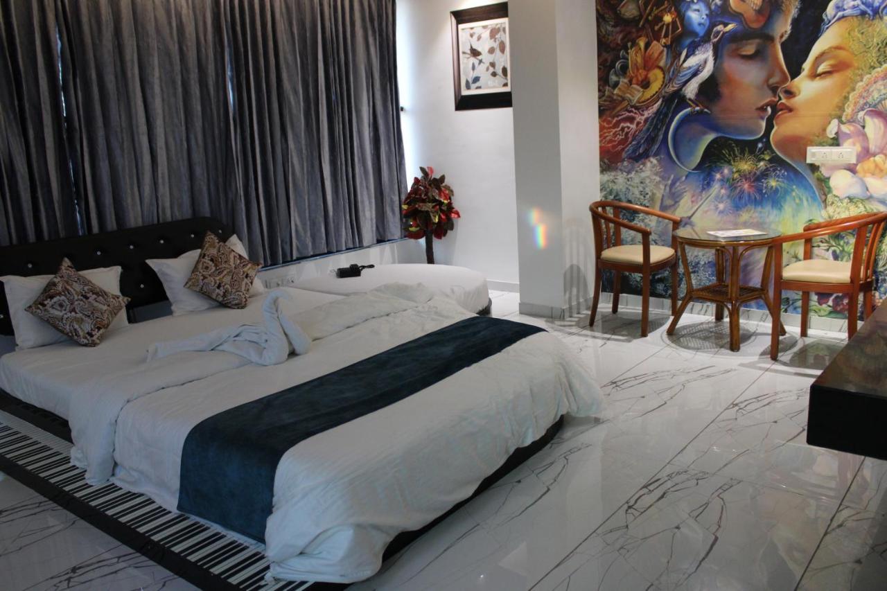 Hotel The Grand Piano - Best Business Hotel In Patan Exterior photo