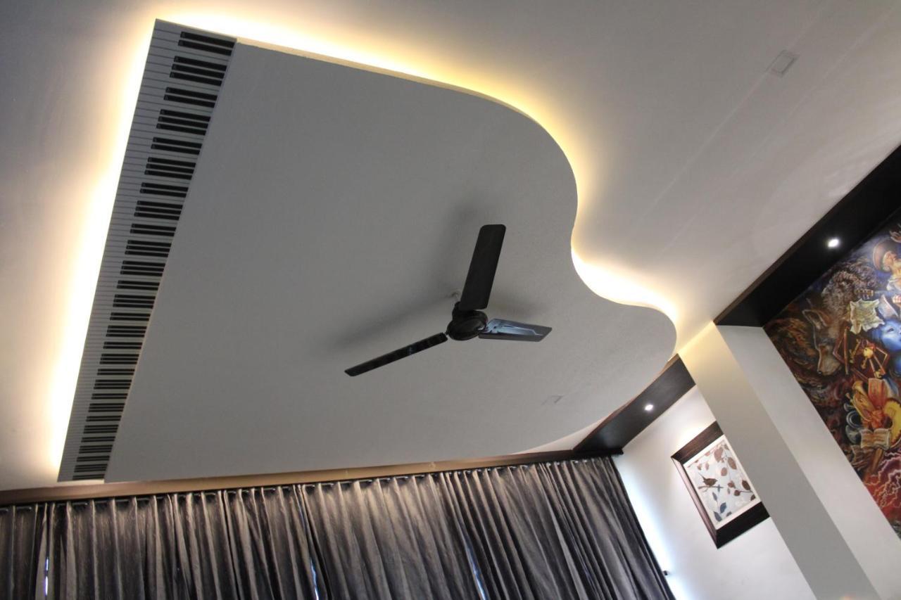 Hotel The Grand Piano - Best Business Hotel In Patan Exterior photo