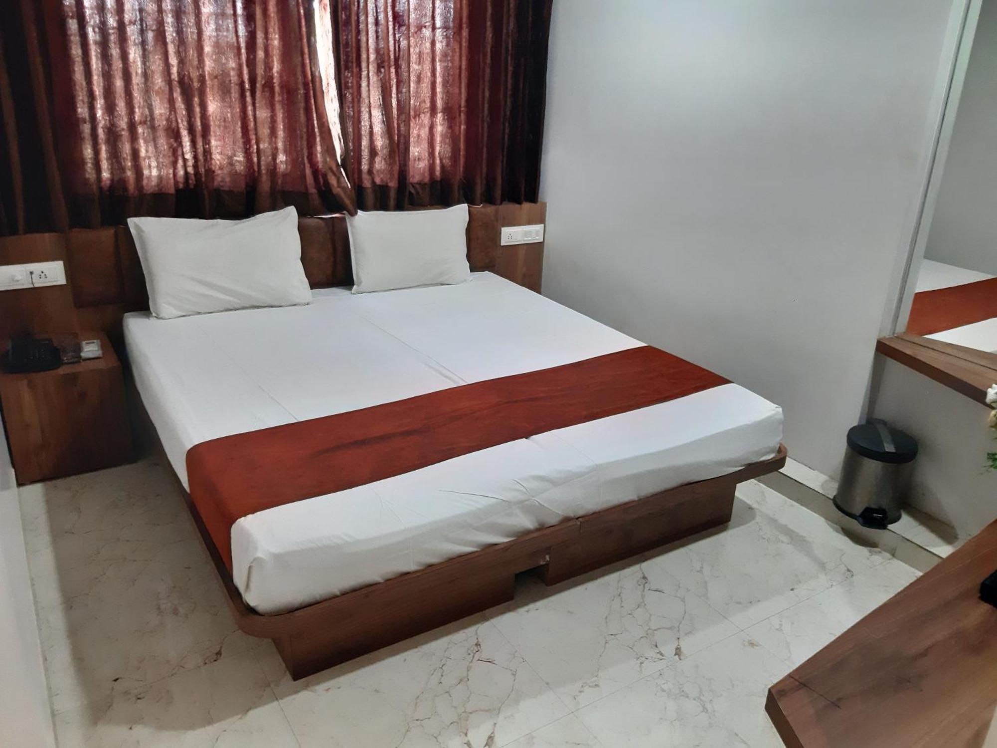 Hotel The Grand Piano - Best Business Hotel In Patan Exterior photo