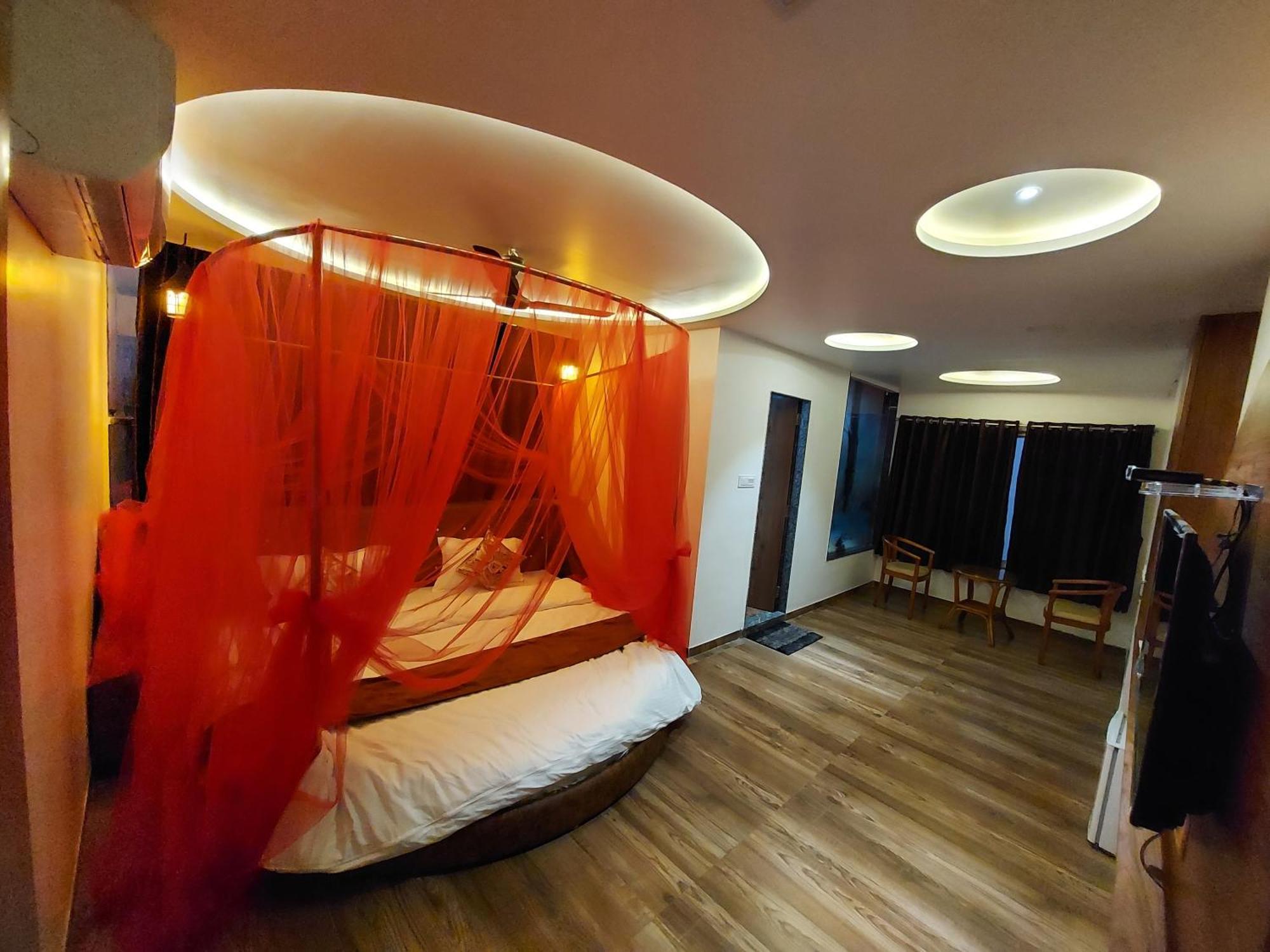 Hotel The Grand Piano - Best Business Hotel In Patan Exterior photo